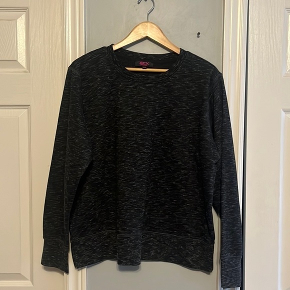 Sweater - Picture 2 of 6